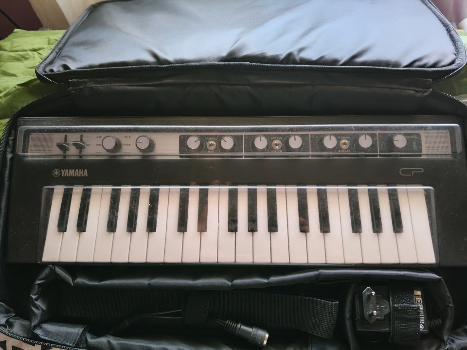Yamaha Reface CP de segunda mano · Foto 4 de 4 · Barcelona · 350 €