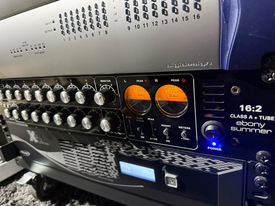 Sumador TLAudio Ebony Series Summer Class A + Tube