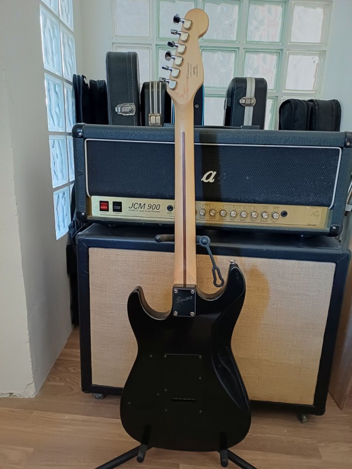 Squier Showmaster
