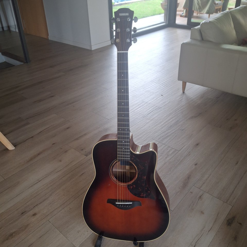 Yamaha A3M ARE TBS - Guitarra electroacústica