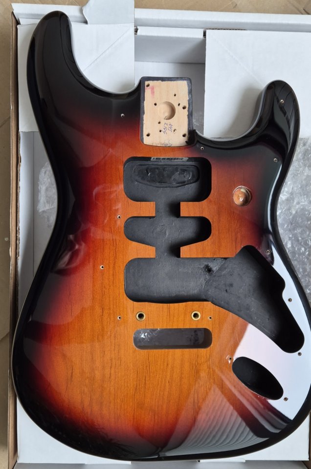 Cuerpo Fender Deluxe Stratocaster Aliso