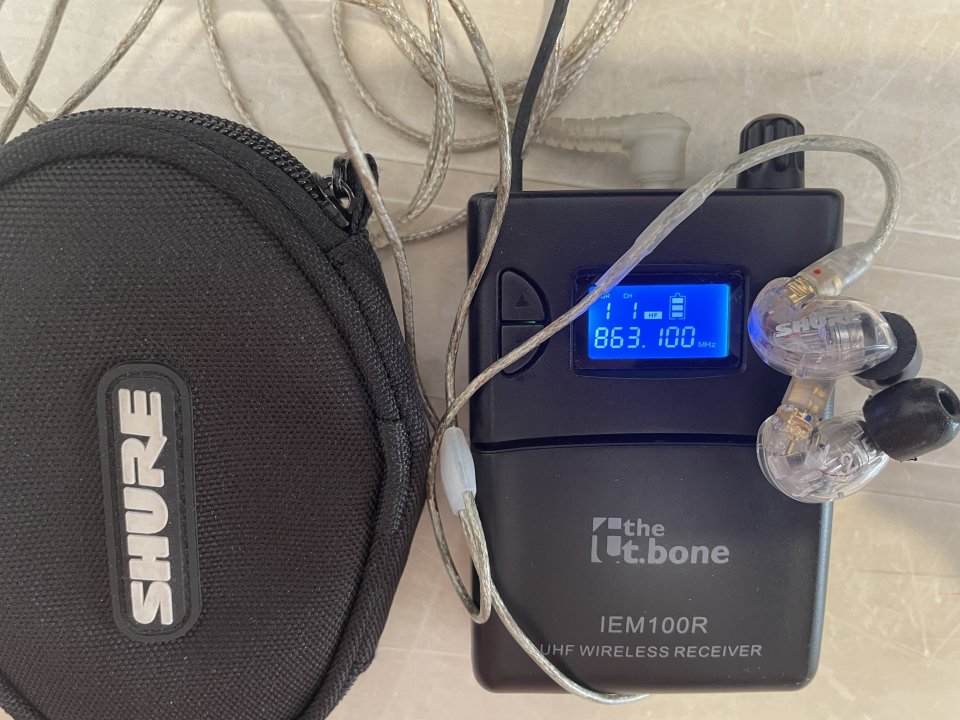 Pack IEM Shure SE215 + 100 t.bone 863 Mhz ear monitors