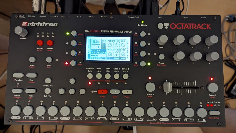 Octatrack MK I + decksaver