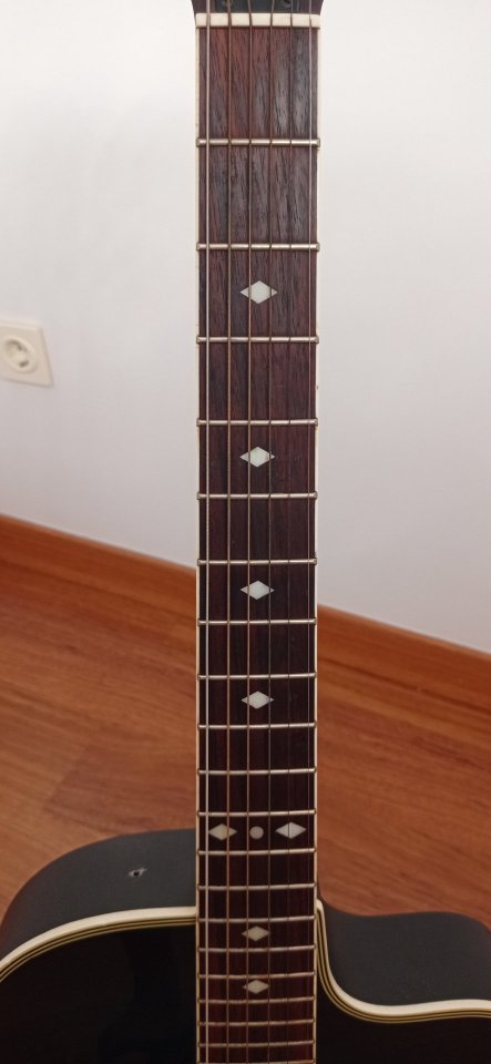 Guitarra electroacústica Aria de segunda mano · Foto 5 de 10 · Cuenca · 150 €