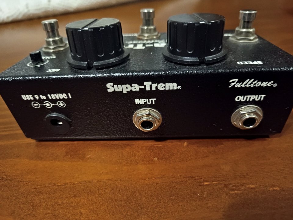 Pedal trémolo Fulltone Supa-Trem ST-1 de segunda mano · Foto 3 de 6 · Barcelona · 160 €