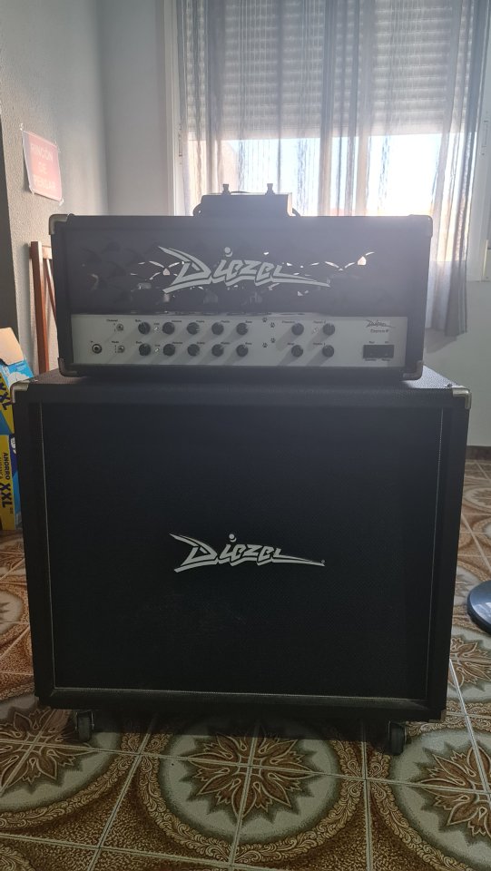 Amplificador y pantalla Diezel Einstein 100V de segunda mano · Foto 1 de 5 · Valencia · 1600 €