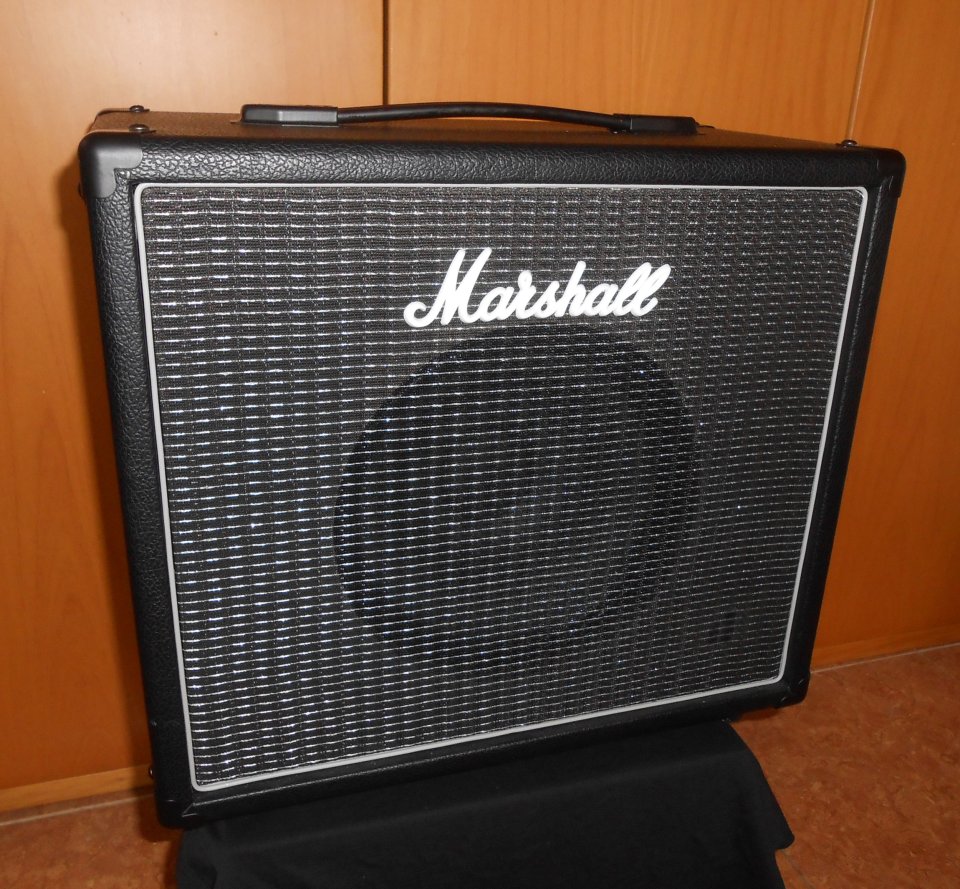 Pantalla de guitarra de segunda mano · Foto 1 de 3 · Barcelona · 90 €