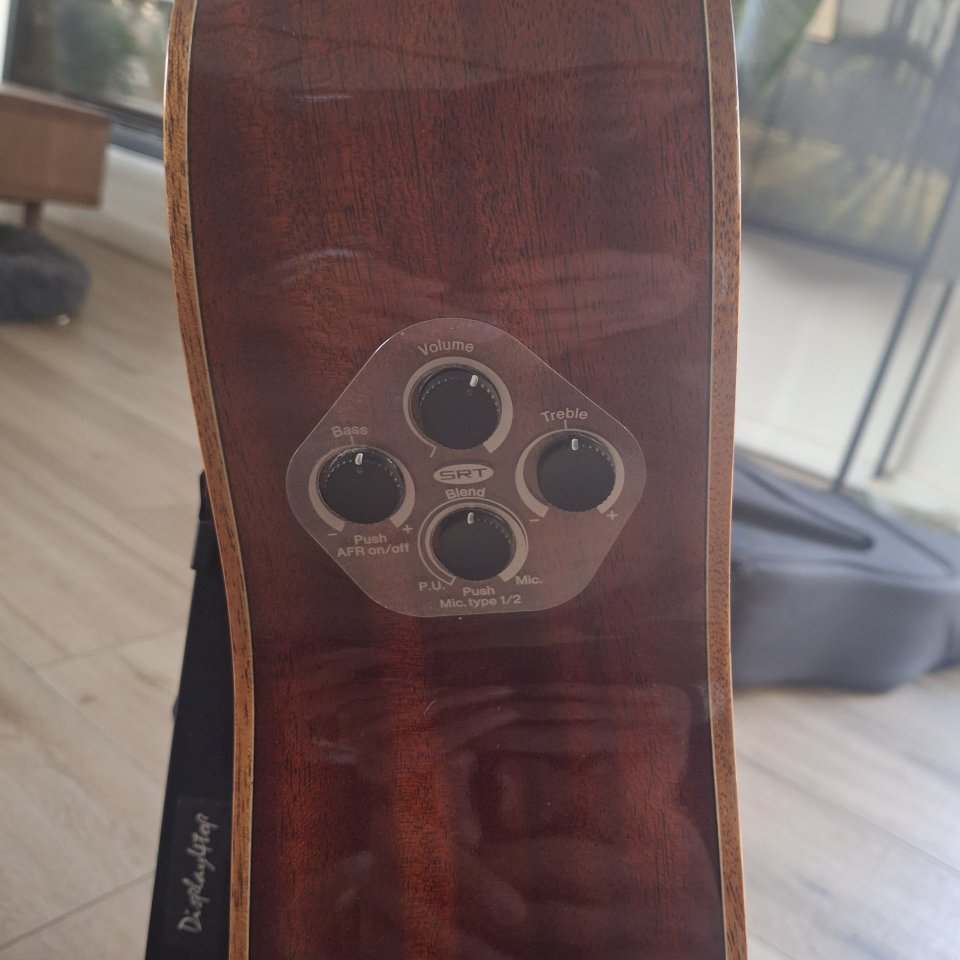 Yamaha A3M ARE TBS - Guitarra electroacústica