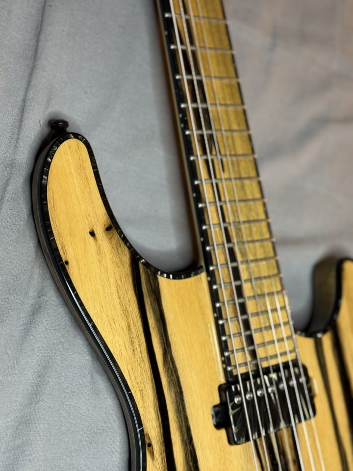 VENDO mayones regius 7 Pale moon ebony Mastergrade