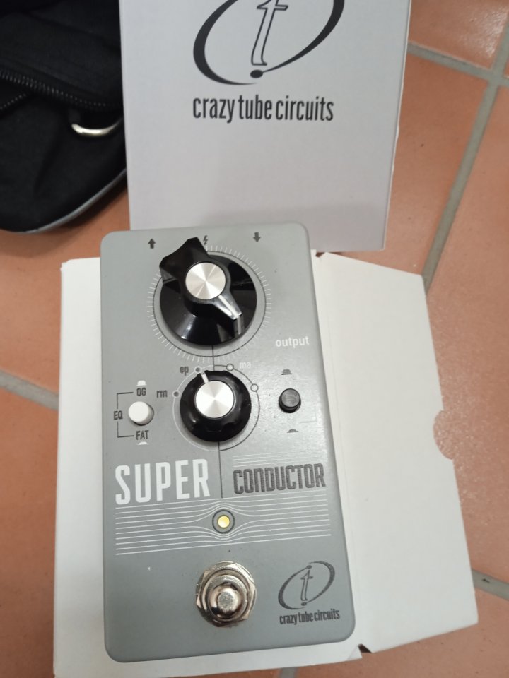 Crazy tube circuits Super Conductor de segunda mano · Foto 1 de 7 · Valencia · 111 €
