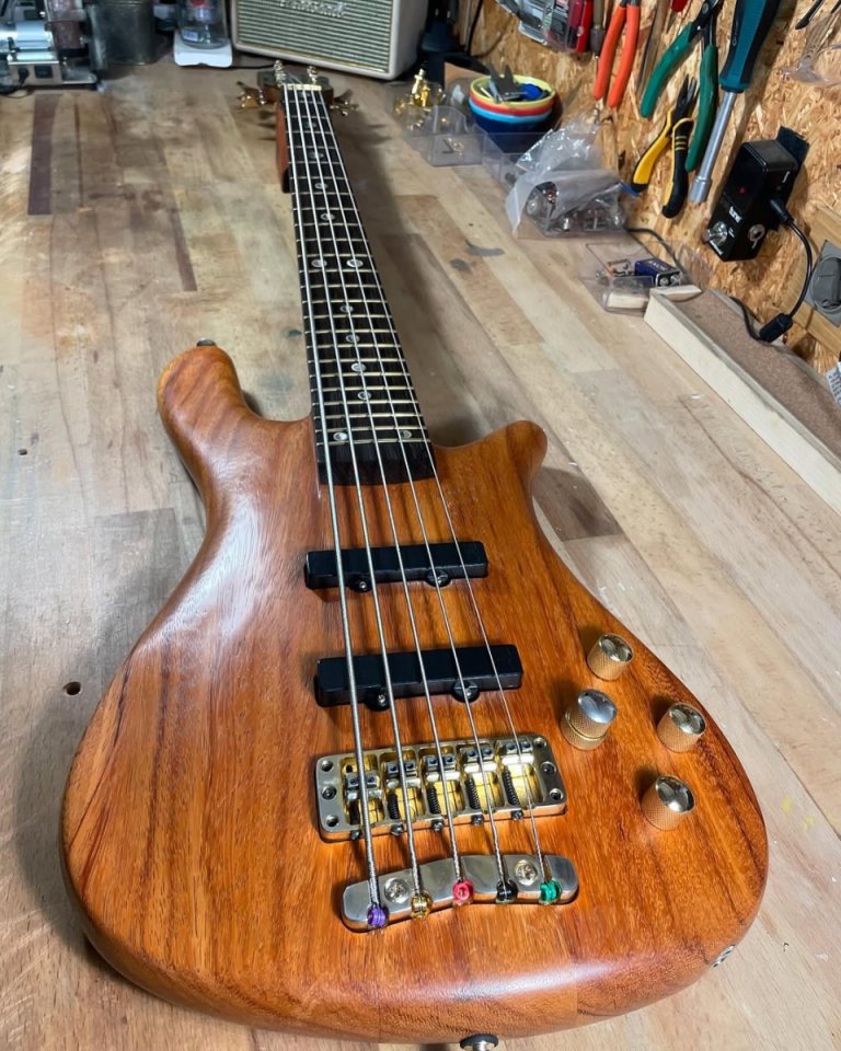 Warwick Streamer Stage II 5 cuerdas