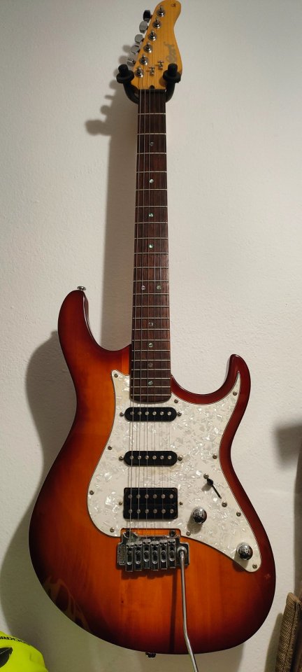 Guitarra Cort G250 de segunda mano · Foto 2 de 2 · Huelva