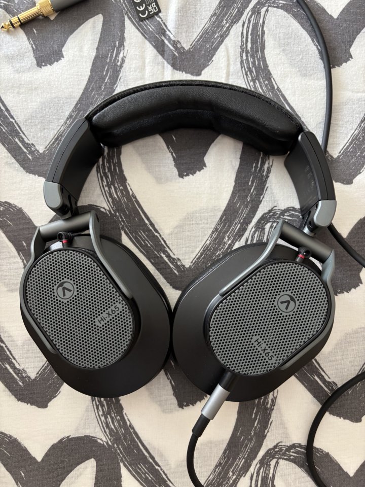 Austrian Audio Hi-X65 de segunda mano · Foto 1 de 8 · Madrid · 200 €