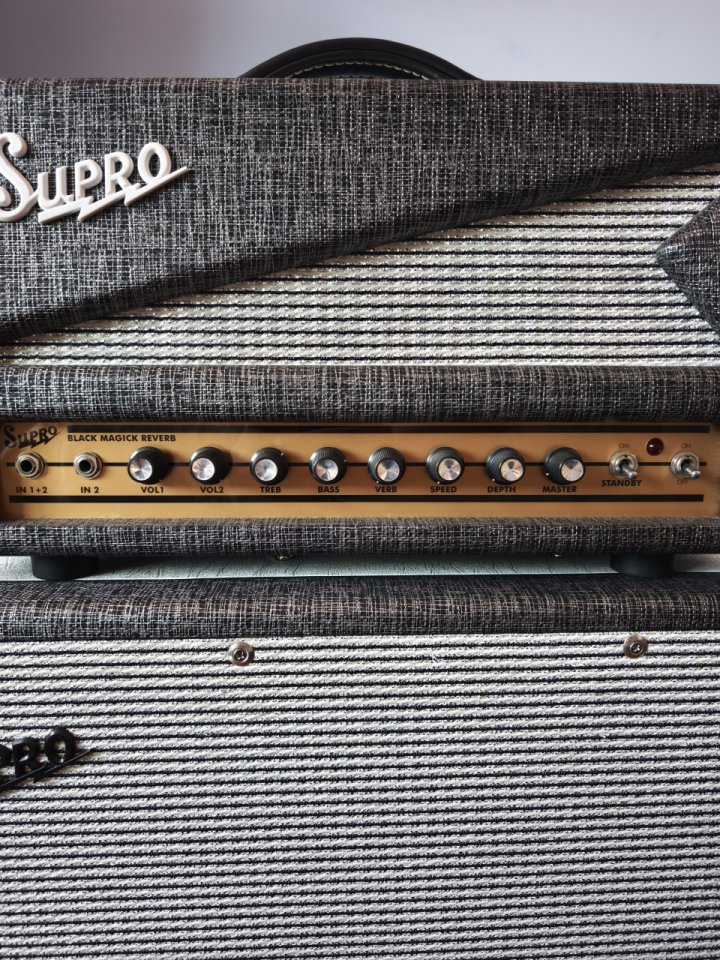 Supro 1696RTH Black Magick Reverb + Extension cab 212 de segunda mano · Foto 2 de 5 · Pontevedra · 1200 €