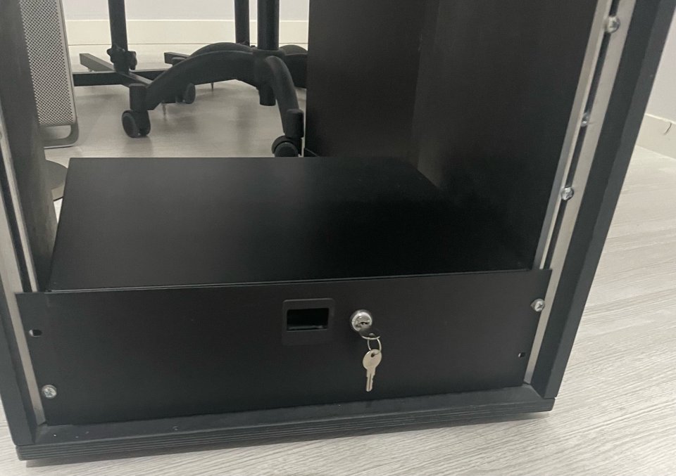 Mueble crack negro con cajonera de segunda mano · Foto 1 de 4 · Madrid · 60 €