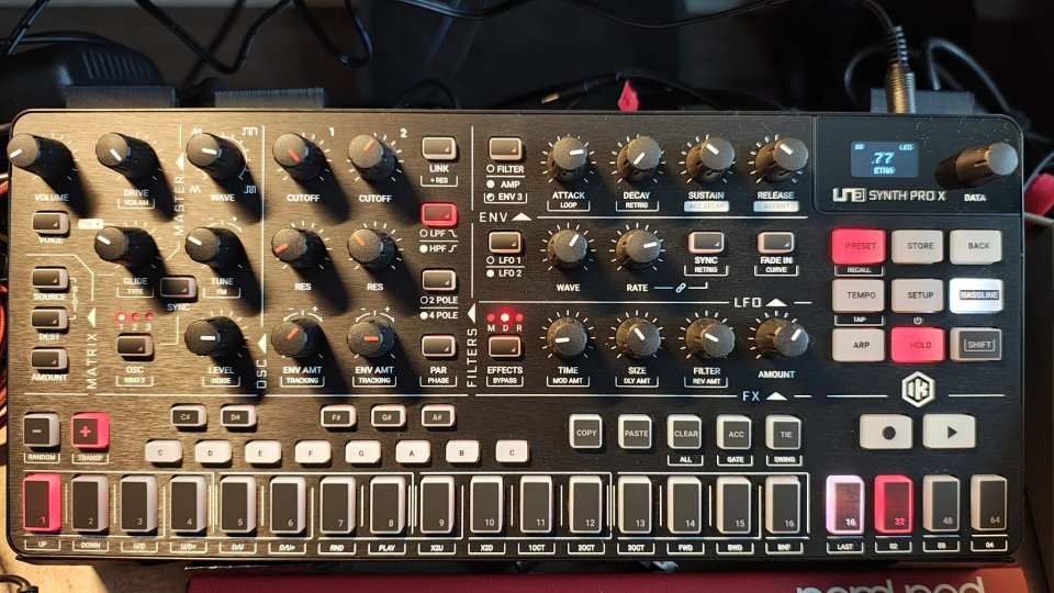 IK Multimedia Uno Synth Pro-X