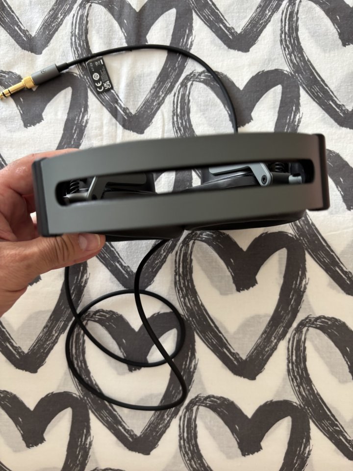 Austrian Audio Hi-X65 de segunda mano · Foto 4 de 8 · Madrid · 200 €
