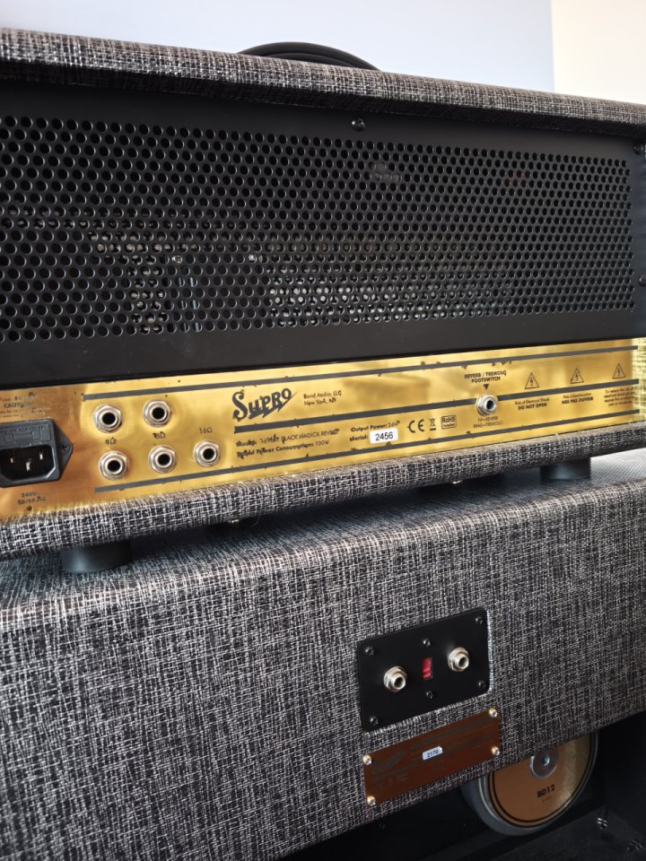 Supro 1696RTH Black Magick Reverb + Extension cab 212 de segunda mano · Foto 4 de 5 · Pontevedra · 1200 €