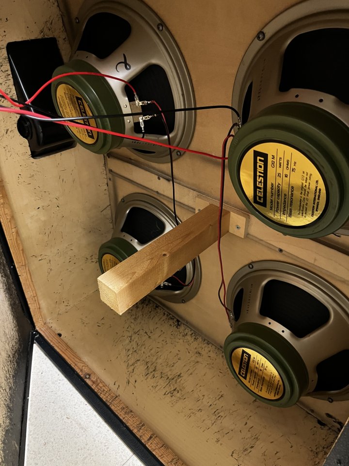 Marshall 1960TV 4x12 Tall Vintage (Celestion Greenback - Mod Selector Mono/Stereo) de segunda mano · Foto 3 de 10 · Madrid · 650 €