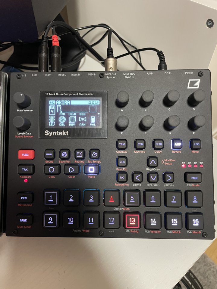 Elektron Syntakt y Oxi e16