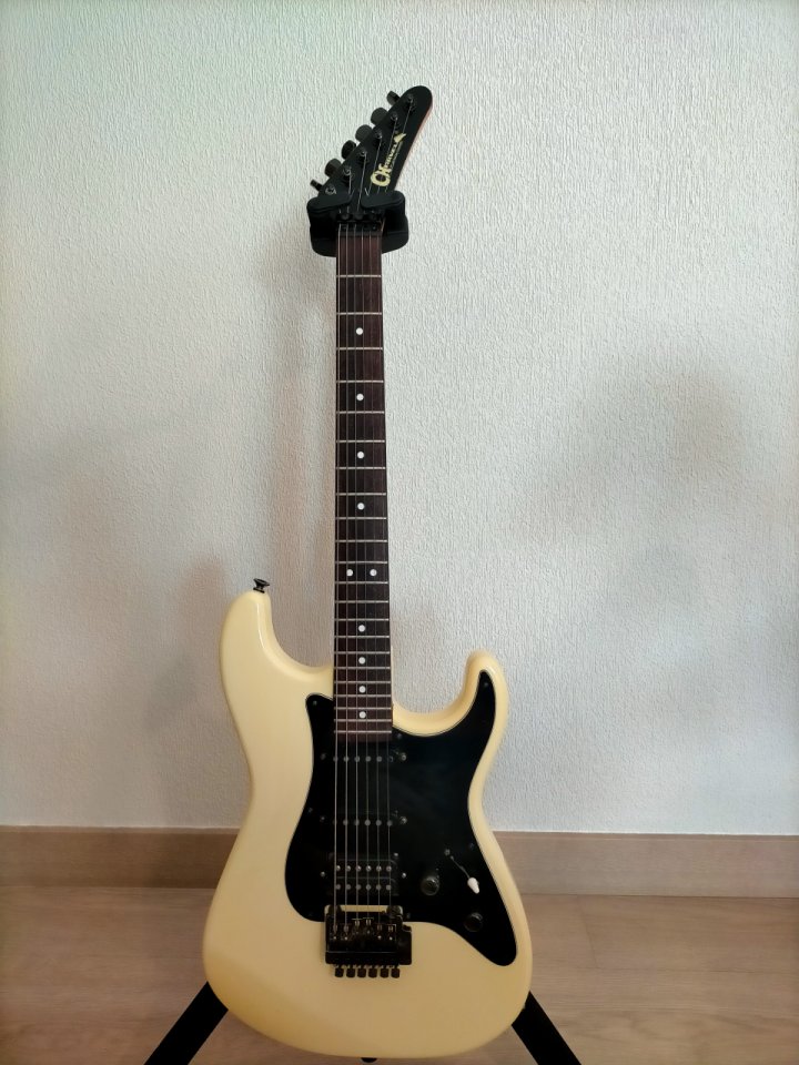 Guitarra Charvel Model 3