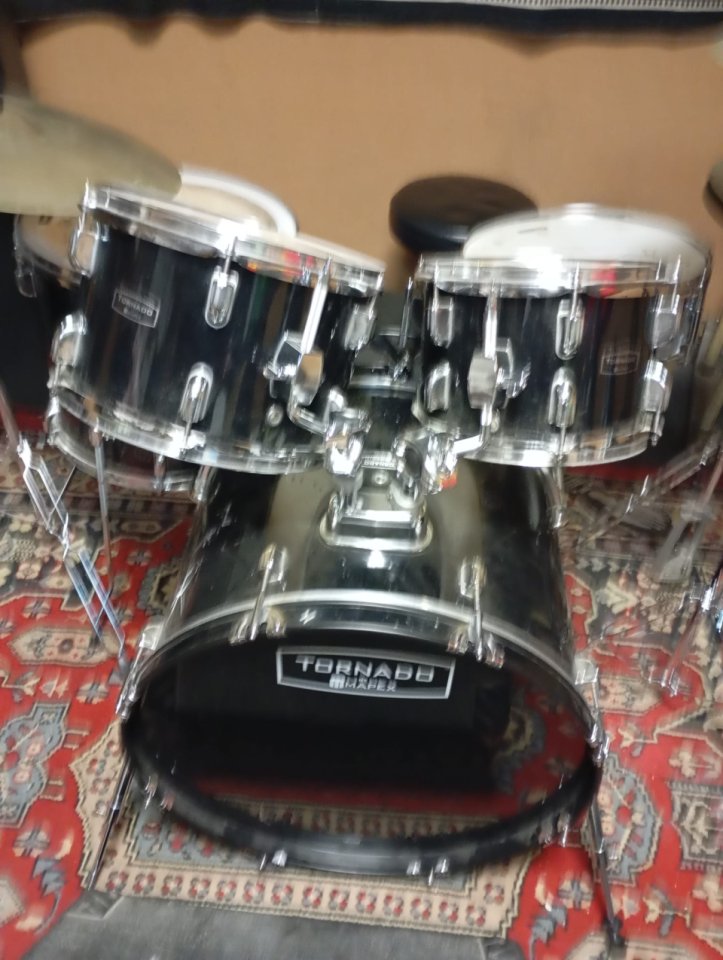 Mapex Tornado + Set Platos Zildjian