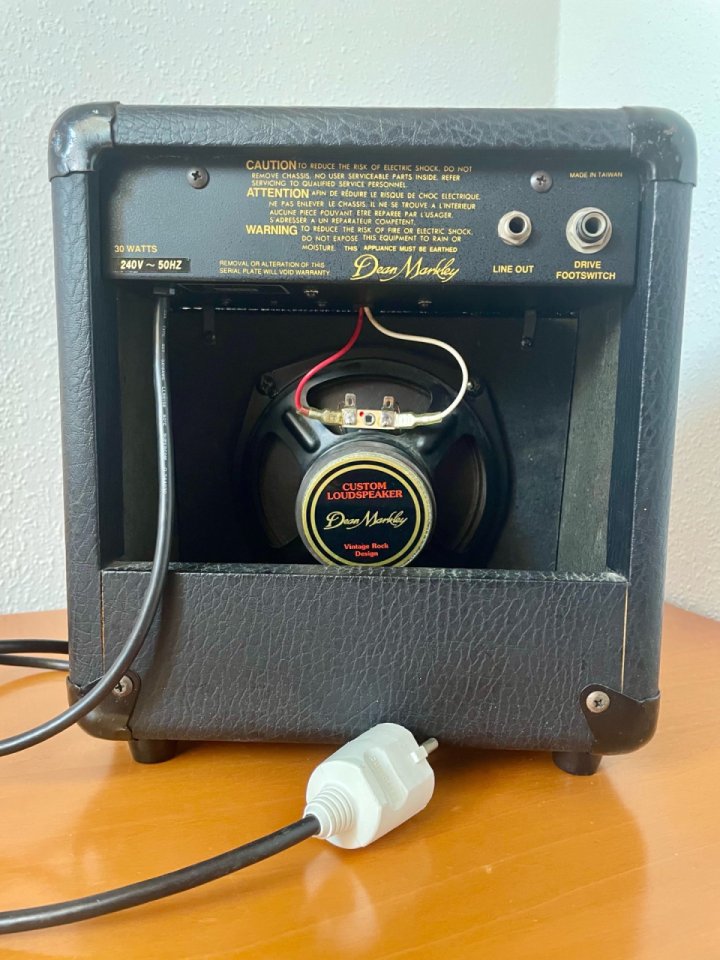 Ampli Dean Markley K-15 de segunda mano · Foto 5 de 7 · Gipuzkoa · 35 €
