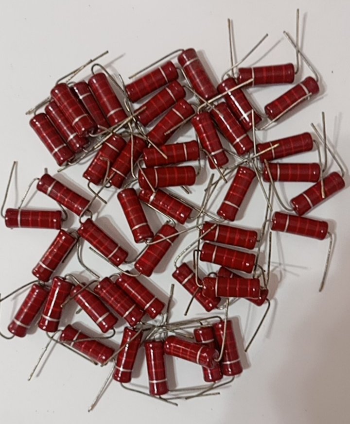 46 Resistencias Piher de Carbón 2,2 kΩ 1W (NOS) de segunda mano · Foto 1 de 2 · Barcelona · 1 €