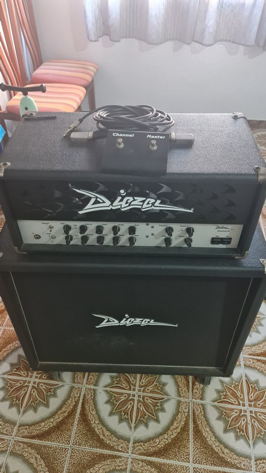 Amplificador y pantalla Diezel Einstein 100V de segunda mano · Foto 2 de 5 · Valencia · 1600 €