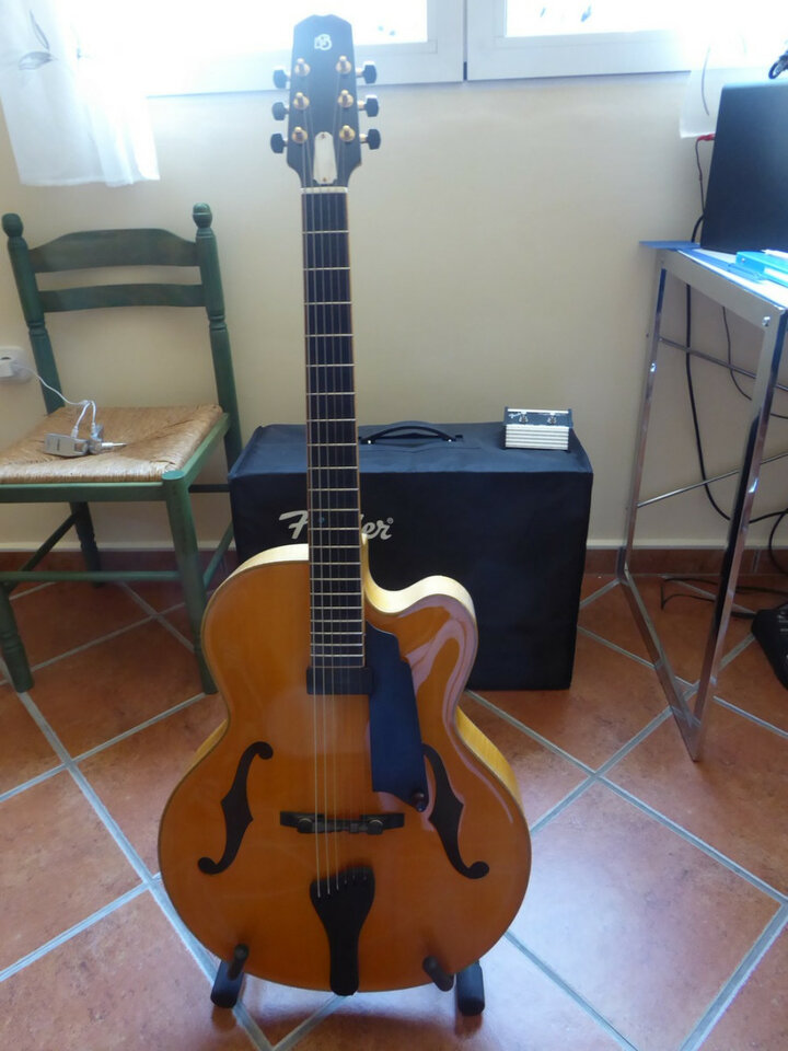 Guitarra jazz luthier frances Dominique Bouges