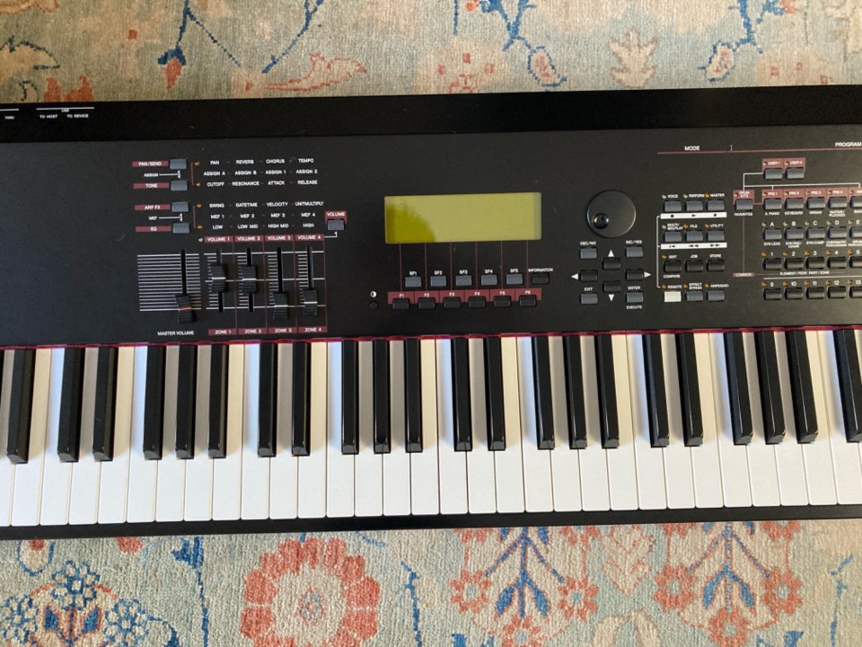 Piano Yamaha S90ES
