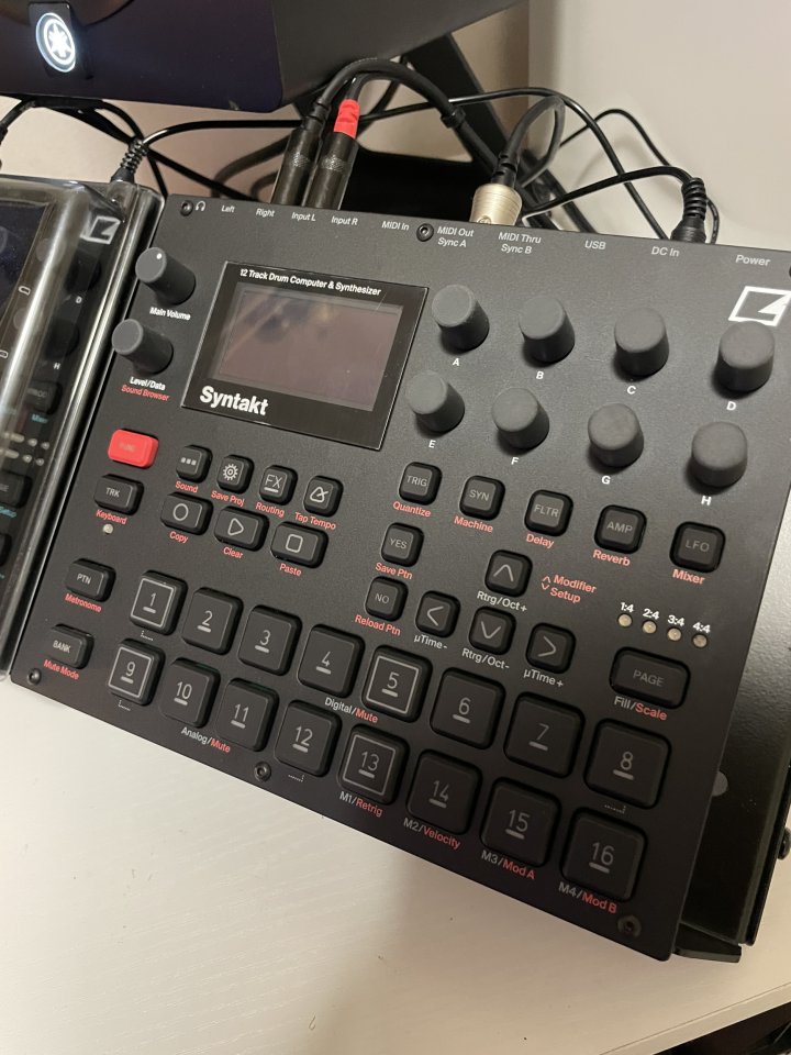 Elektron Syntakt y Oxi e16