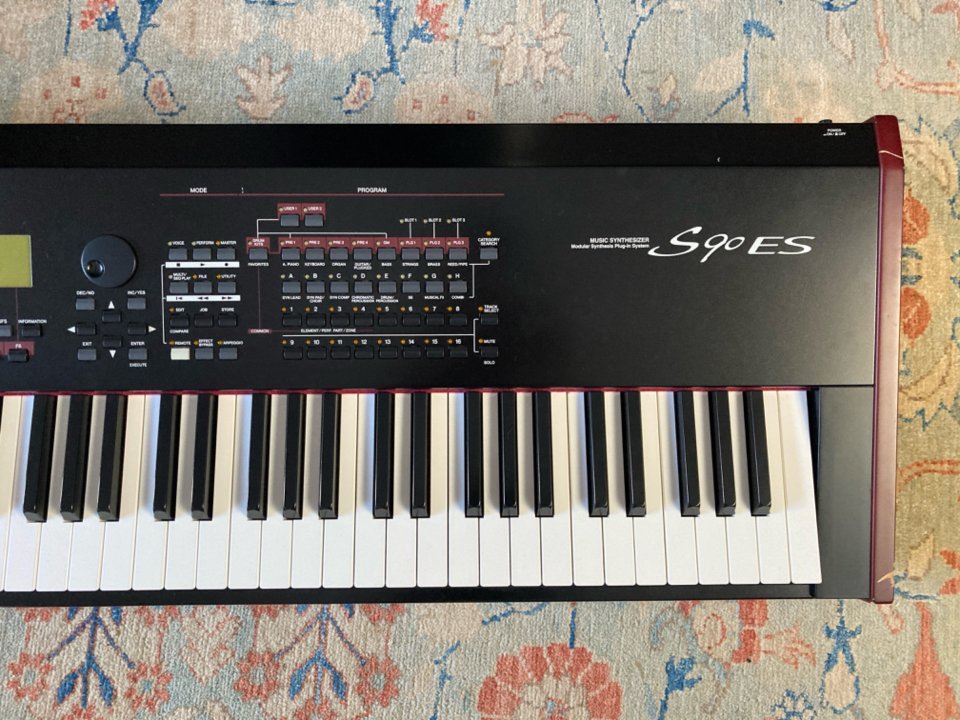 Piano Yamaha S90ES