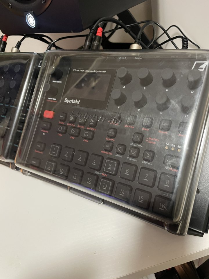 Elektron Syntakt y Oxi e16