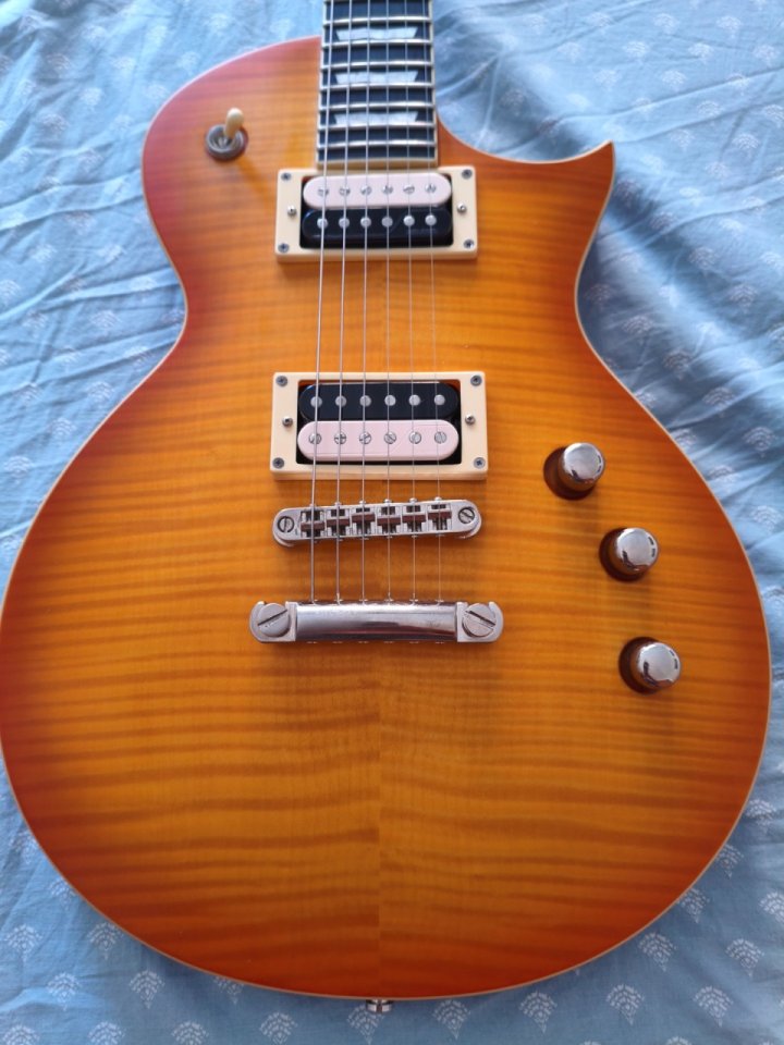 LTD EC-1000T FM Honey Burst Satin con Fishman de segunda mano · Foto 6 de 7 · Madrid · 900 €