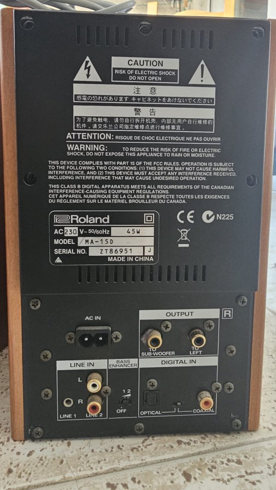 Monitores de Estudio Edirol MA-15D (Roland) — Altavoces Estéreo Activos