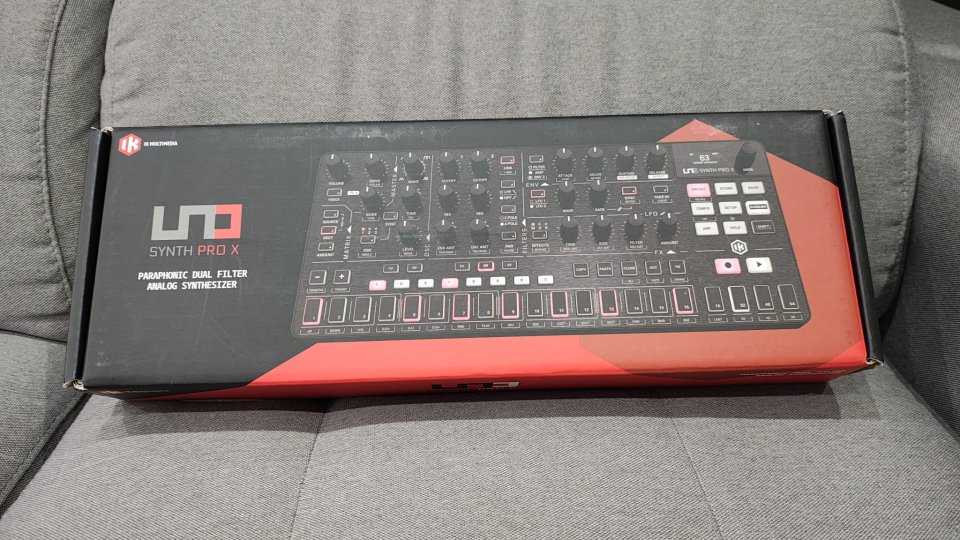 IK Multimedia Uno Synth Pro-X