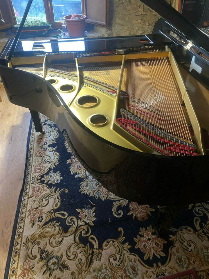 Piano de cola Yamaha G3 de segunda mano · Foto 3 de 3 · Burgos · 14000 €
