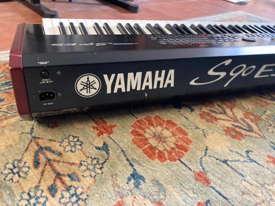 Piano Yamaha S90ES