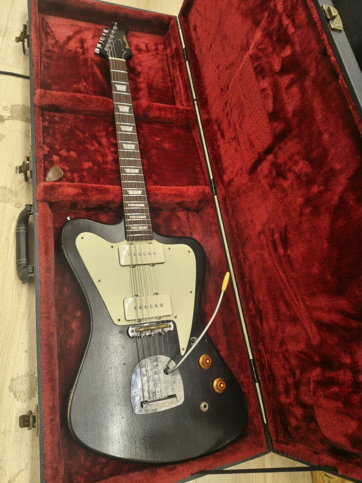 Guitarra hibrida Partcaster Jazzbird.