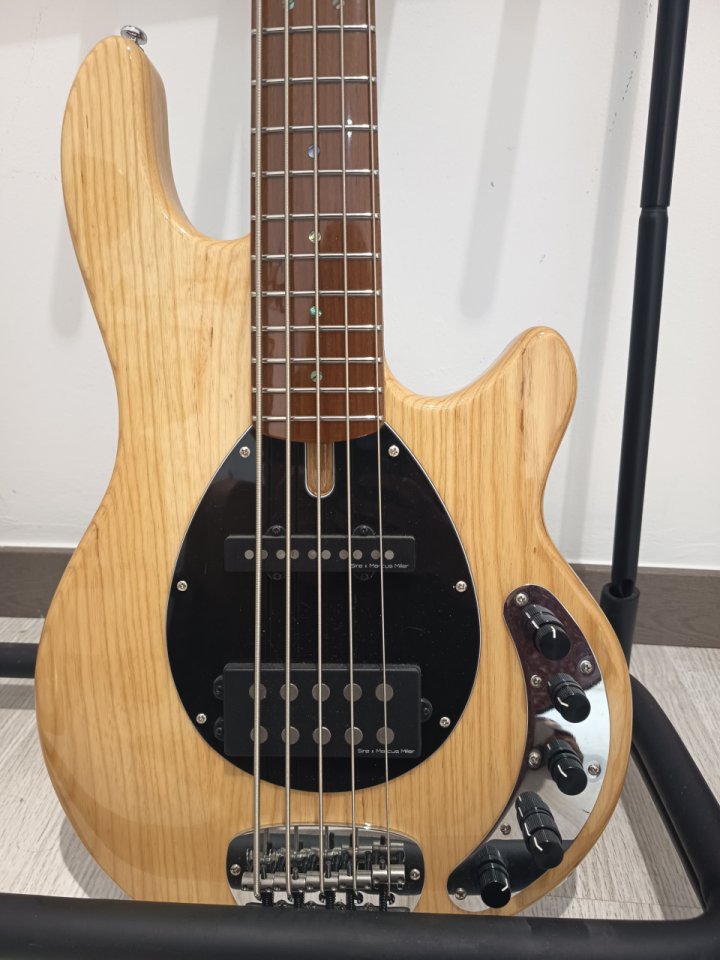 Bajo eléctrico Marcus Miller Z7 de segunda mano · Foto 1 de 3 · Valencia · 500 €