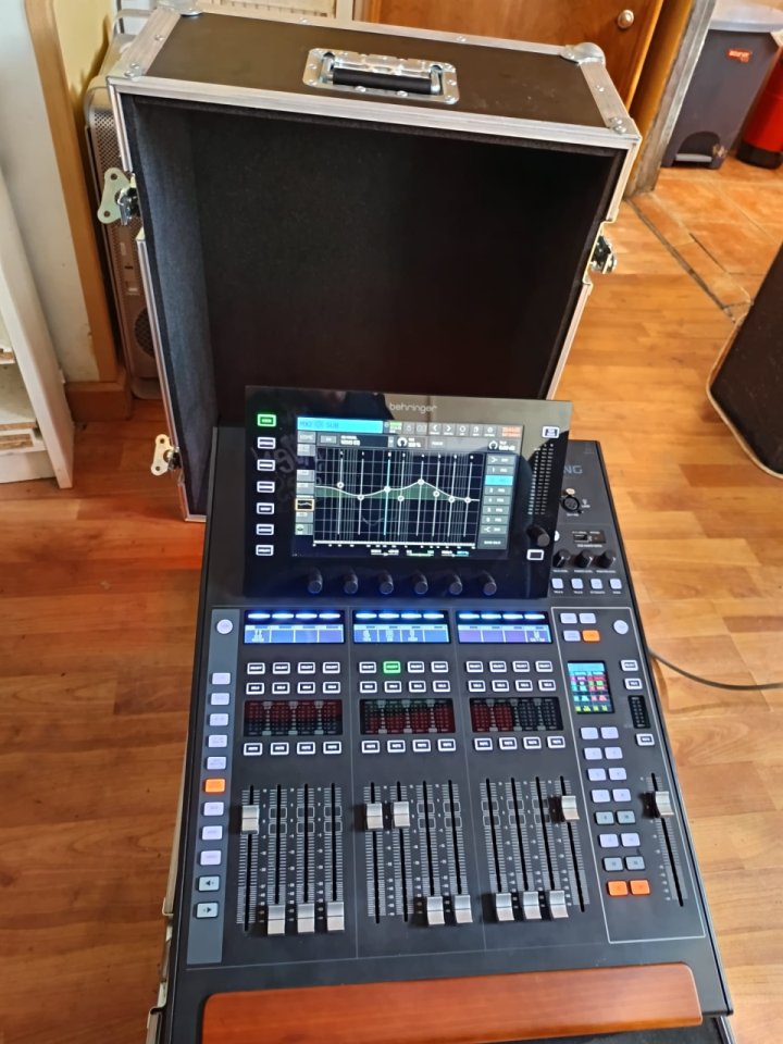 BEHRINGER WING COMPACT