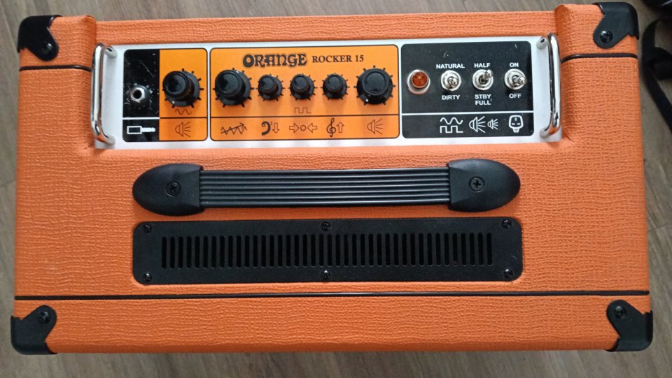 Combo Orange Rocker 15