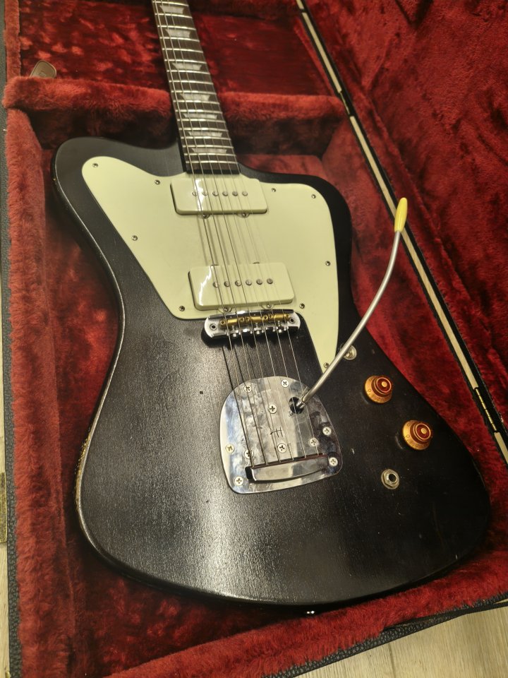 VENDIDA!! Guitarra hibrida Partcaster Jazzbird.