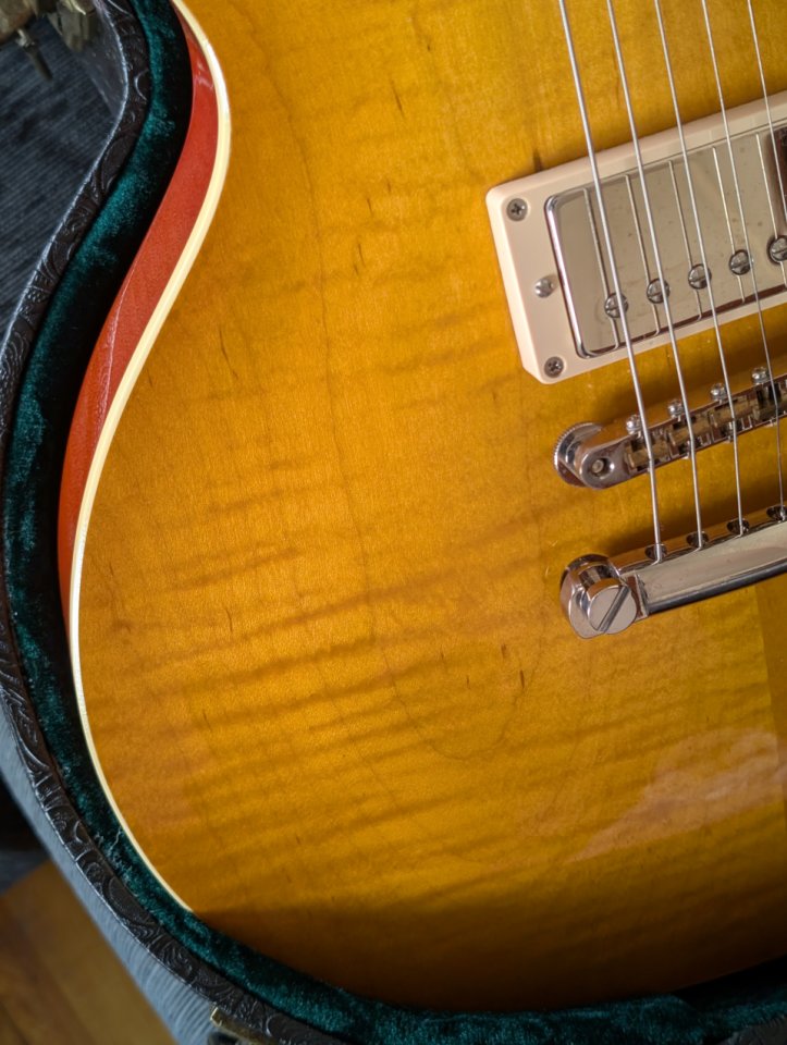 Tokai Premium Love Rock LS150F-3A Honey Burst Flame Top de segunda mano · Foto 9 de 10 · Pontevedra · 1600 €