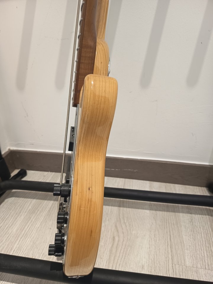 Bajo eléctrico Marcus Miller Z7 de segunda mano · Foto 3 de 3 · Valencia · 500 €