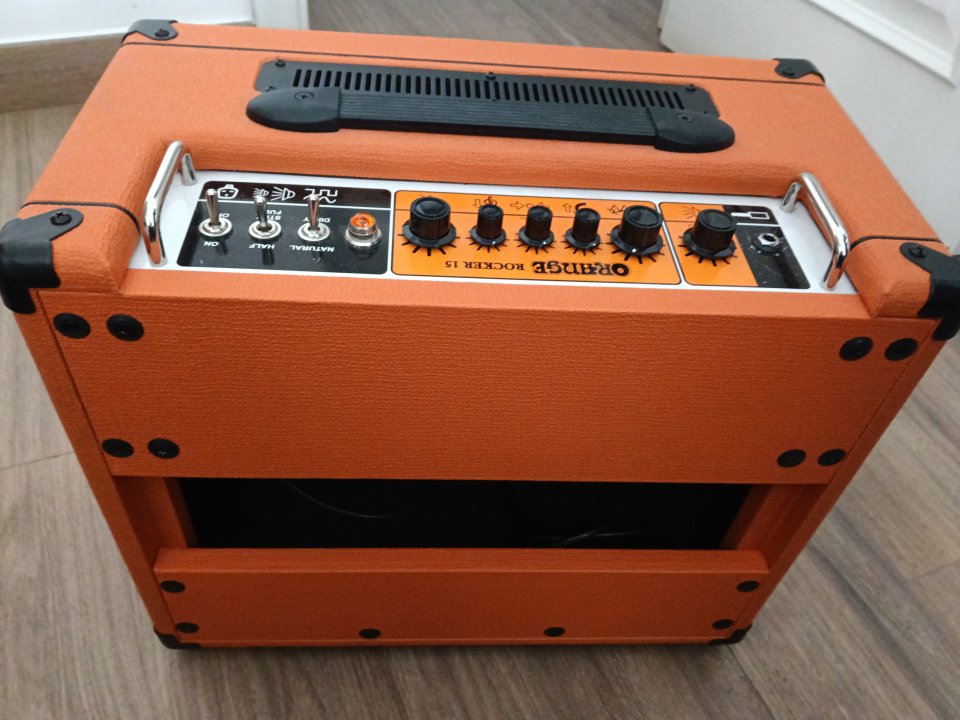 Combo Orange Rocker 15