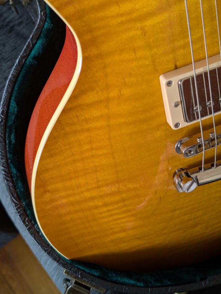 Tokai Premium Love Rock LS150F-3A Honey Burst Flame Top de segunda mano · Foto 10 de 10 · Pontevedra · 1600 €