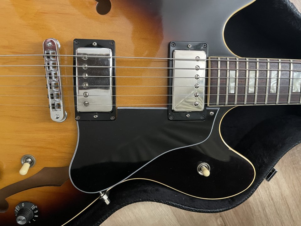 Gibson ES-335 Original (1979) de segunda mano · Foto 3 de 9 · Girona · 3200 €