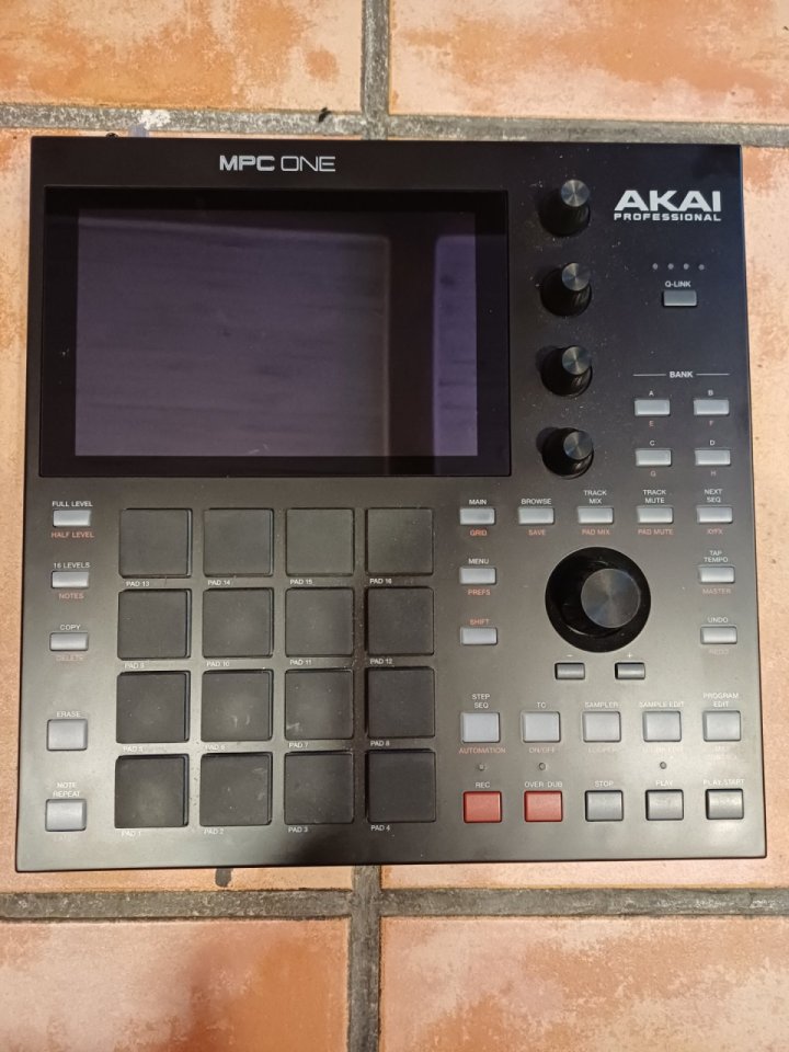 MPC ONE negra